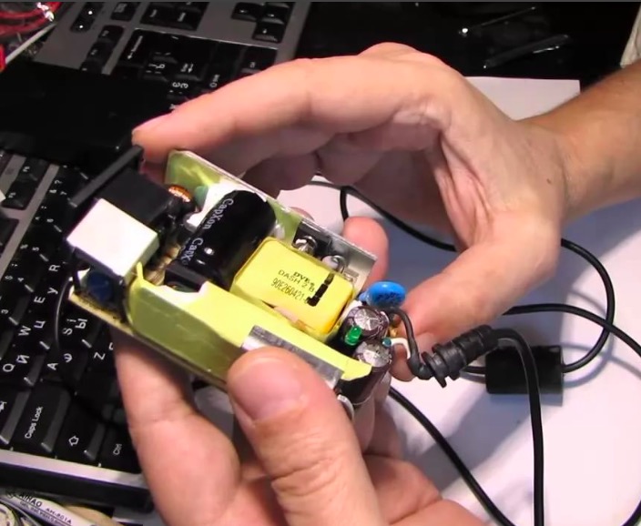 Ремонт блоков питания ноутбуков в Междуреченске